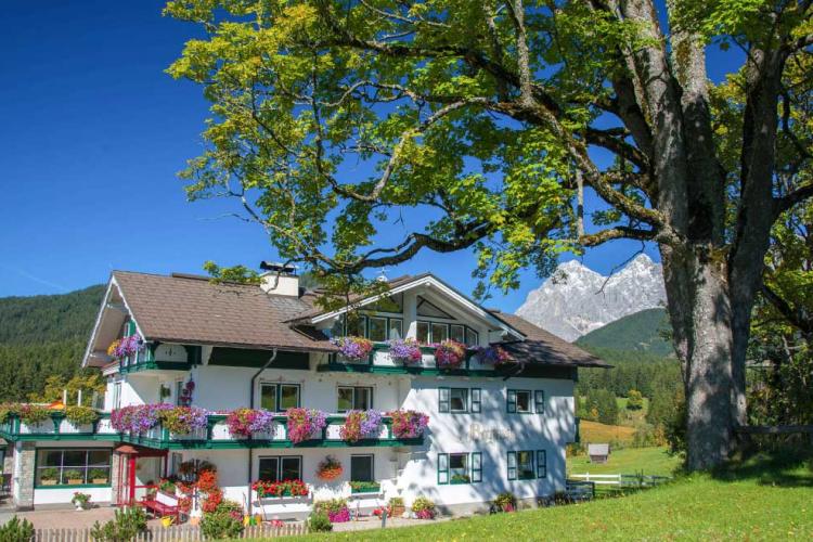 Herrliche Ferienwohnungen in der sommerlichen Ramsau